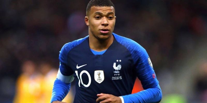 Tìm hiểu hành trình vươn lên đỉnh cao của Kylian Mbappé